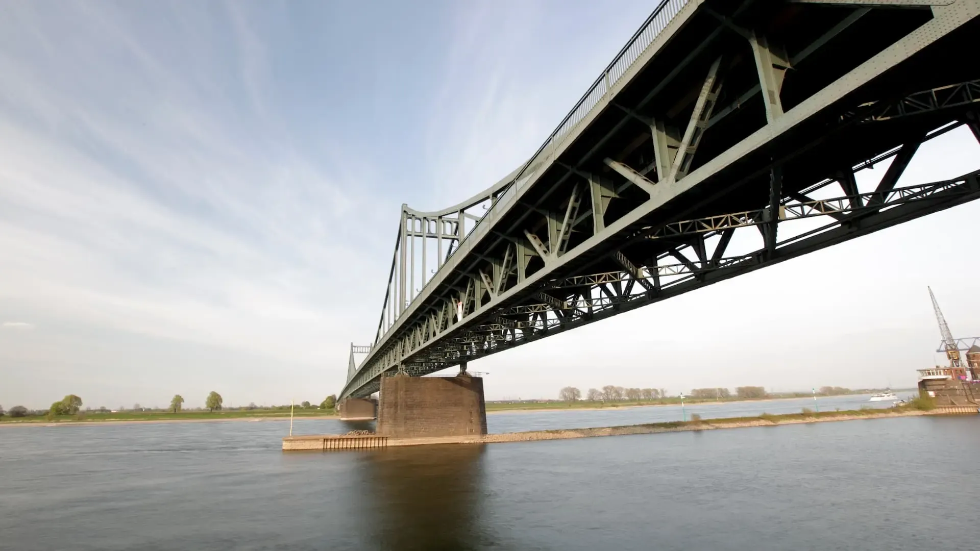 Brücke in Krefeld Uerdingen