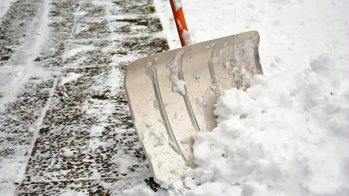 GSAK Winterdienst Schneeschaufel