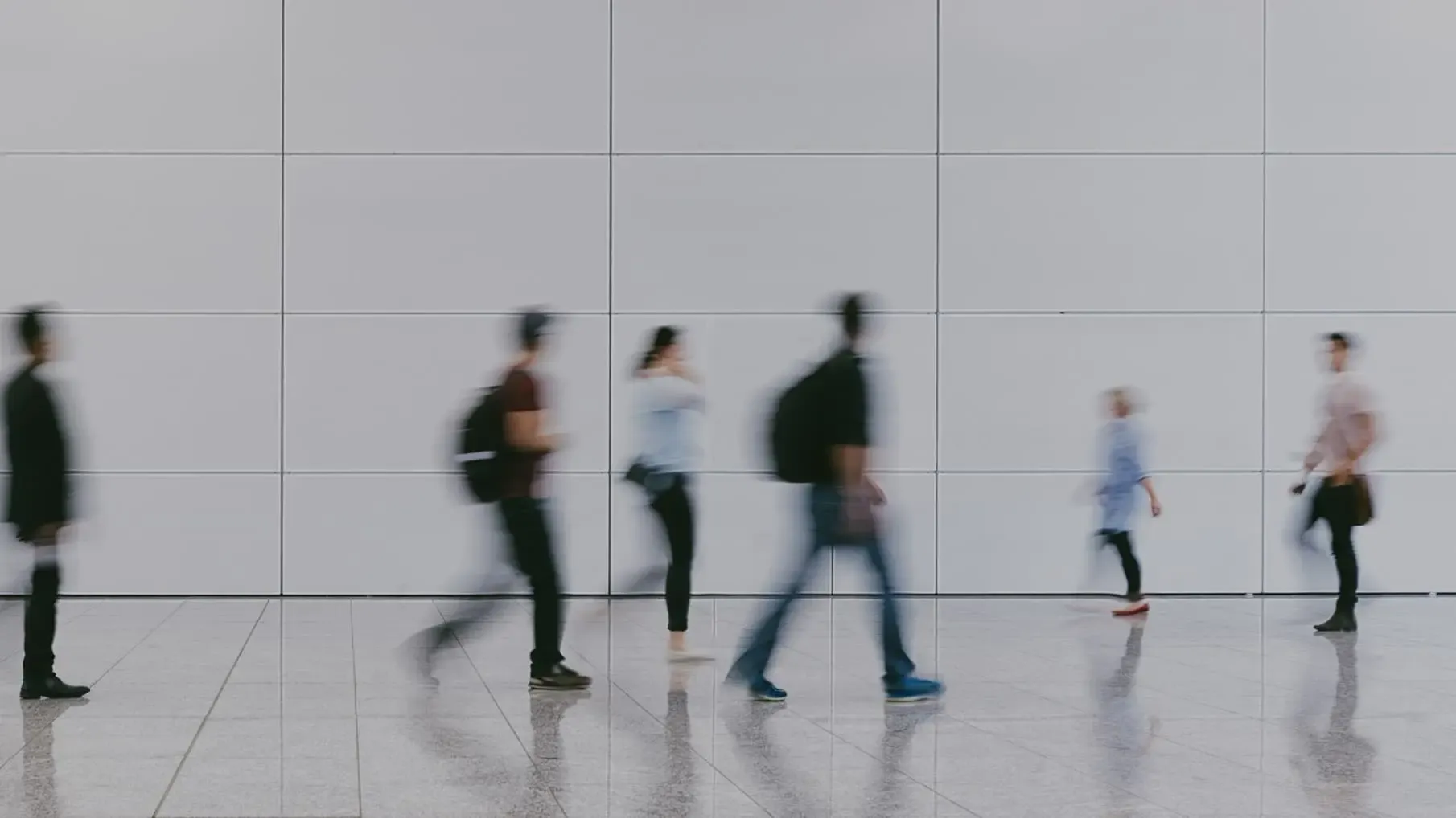 Menschen auf dem Weg zur Arbeit