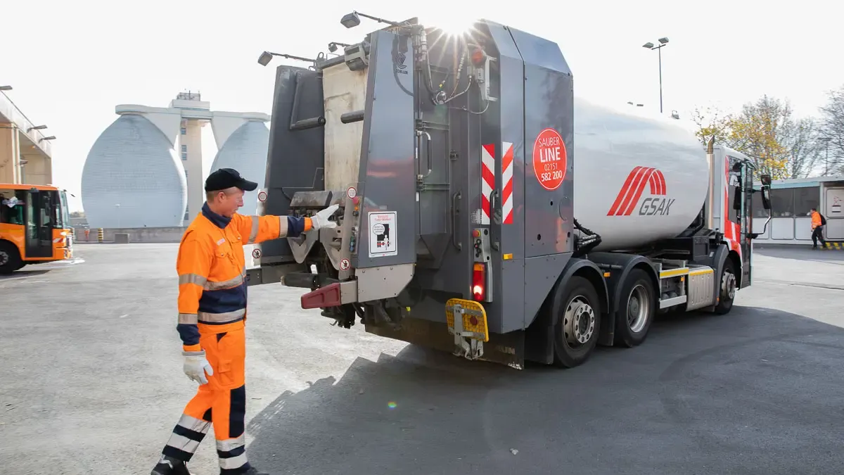 GSAK Mitarbeiter am GSAK Fahrzeug